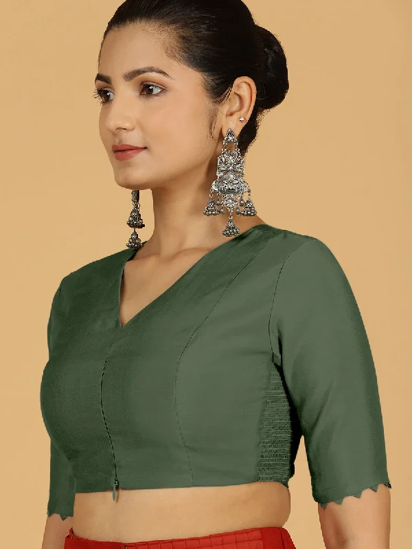 Divya x Rozaana | Elbow Sleeves Saree Blouse in Pine Green