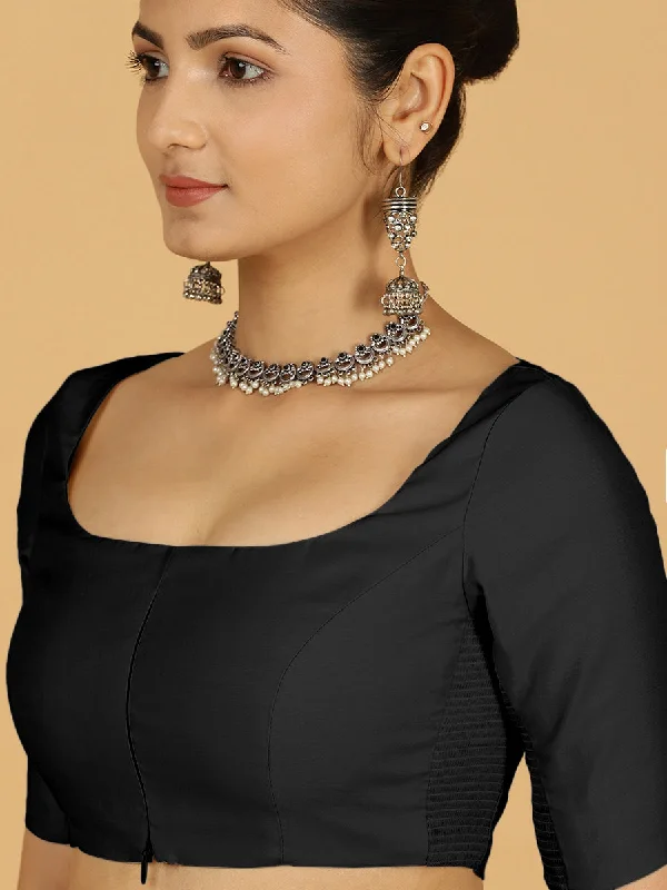 Nidhi x Rozaana | Elbow Sleeves Saree Blouse in Raven Black